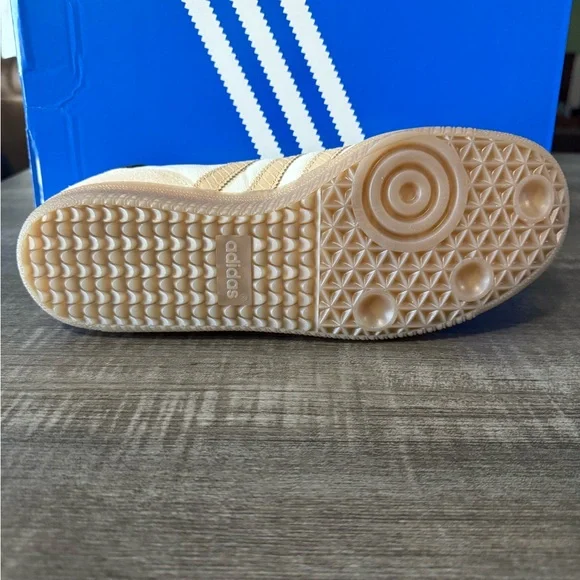 adidas Samba Sneakers in Beige and Black - Picture 4 of 6